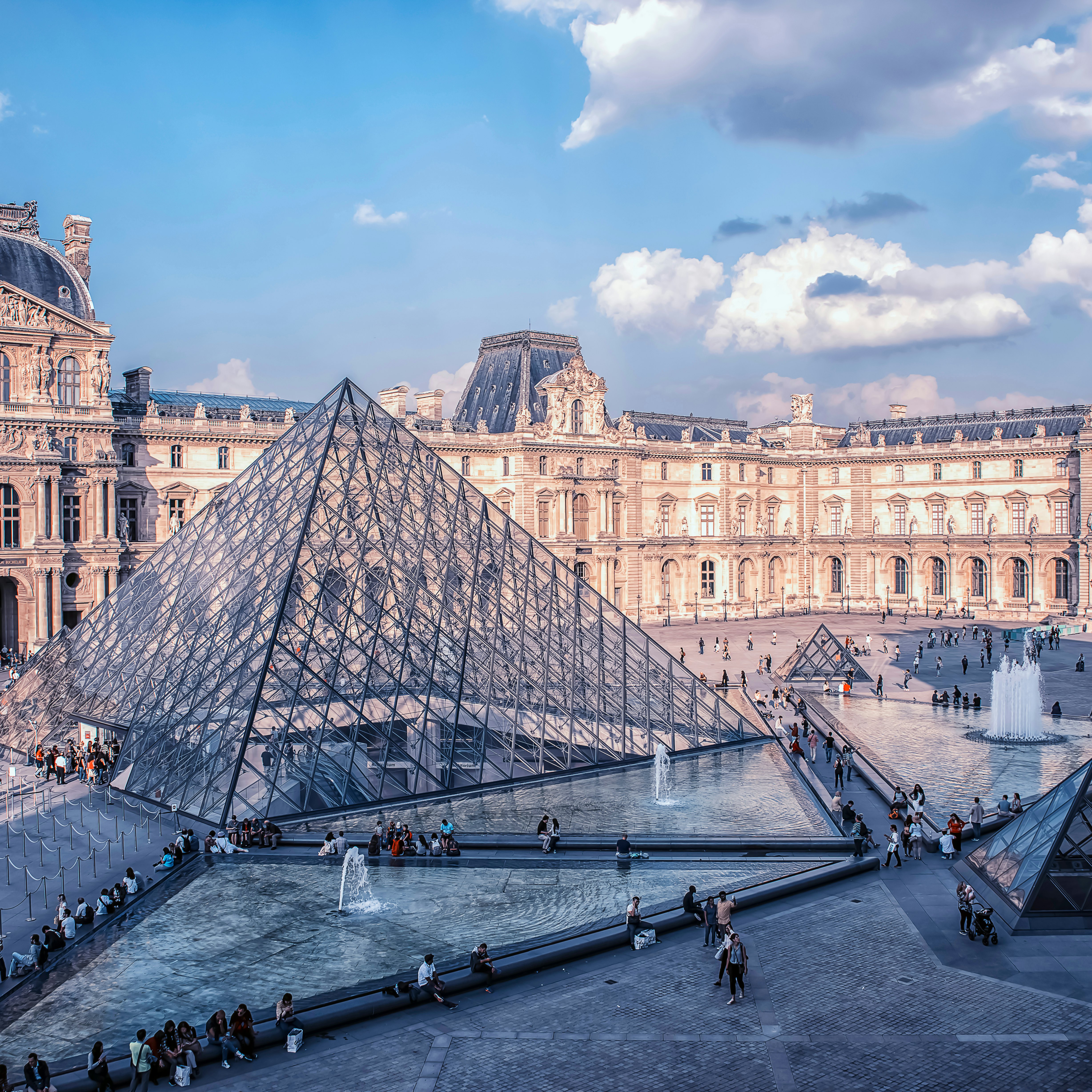 September 2016 - Paris, France- Le Louvre museum in daytime